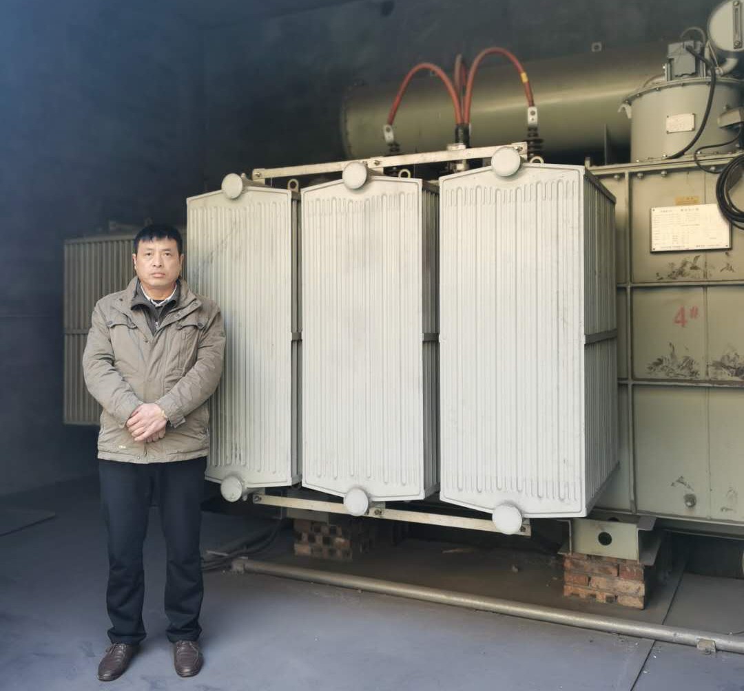 What are the advantages of DC electric arc furnace?