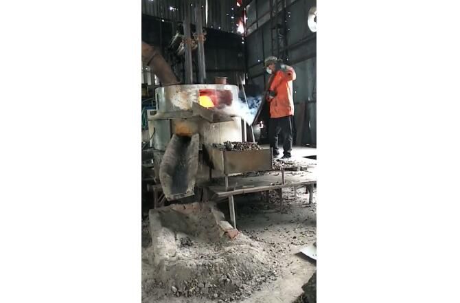 Video of electric arc furnace smelting site